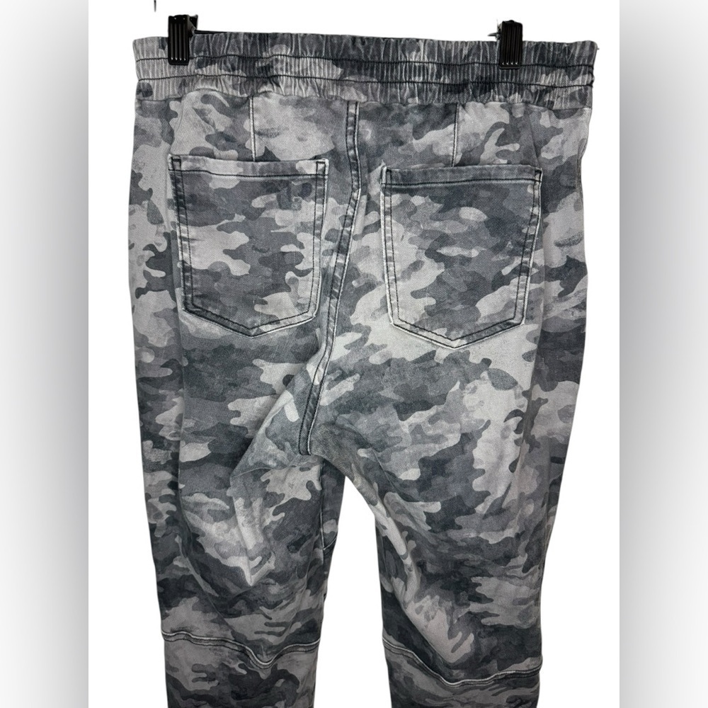 Spanx Stretch Twill Camo Joggers Size L - Picture 8 of 10